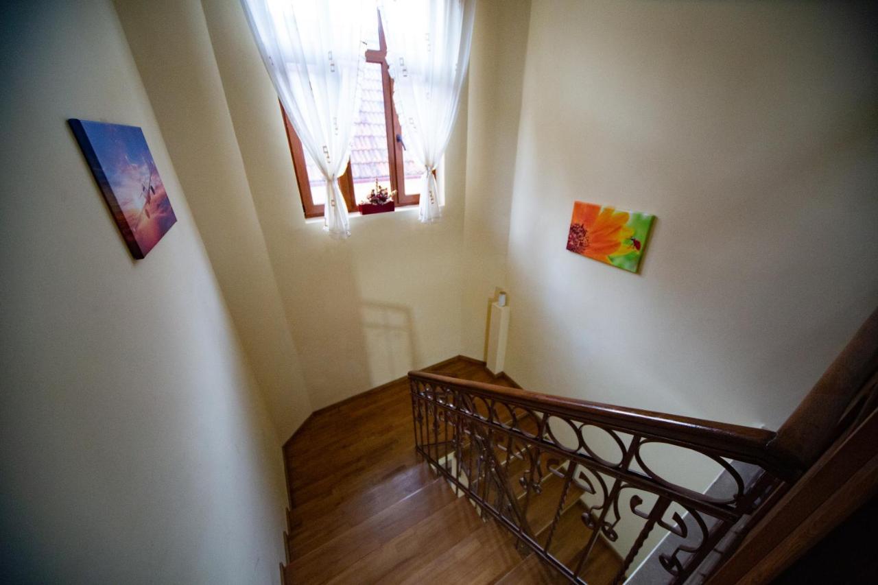 בראשוב Happy Mood Apartments מראה חיצוני תמונה